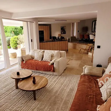 4p Avec Piscine Privée Proche De La Sainte-Maxime