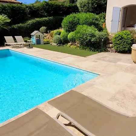 4p Avec Piscine Privée Proche De La